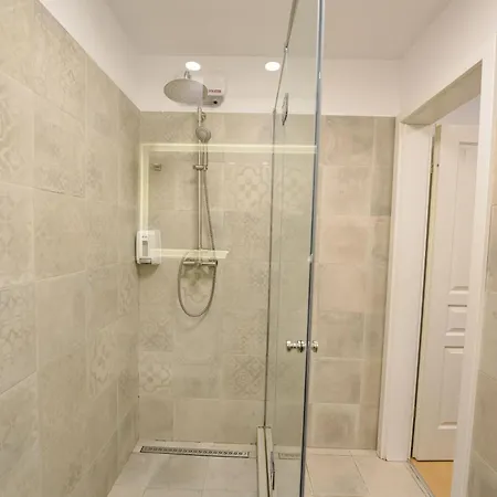 Twin I - One Bedroom - 4 Guests - Cismigiu Gardens * Bucareste